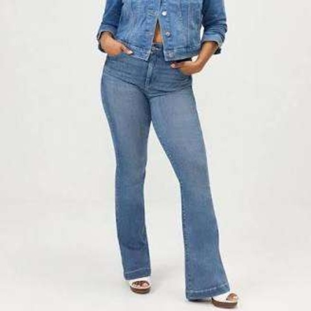 Torrid Premium Stretch Bombshell Flare Jeans Size 20 Gap Proof Waistband